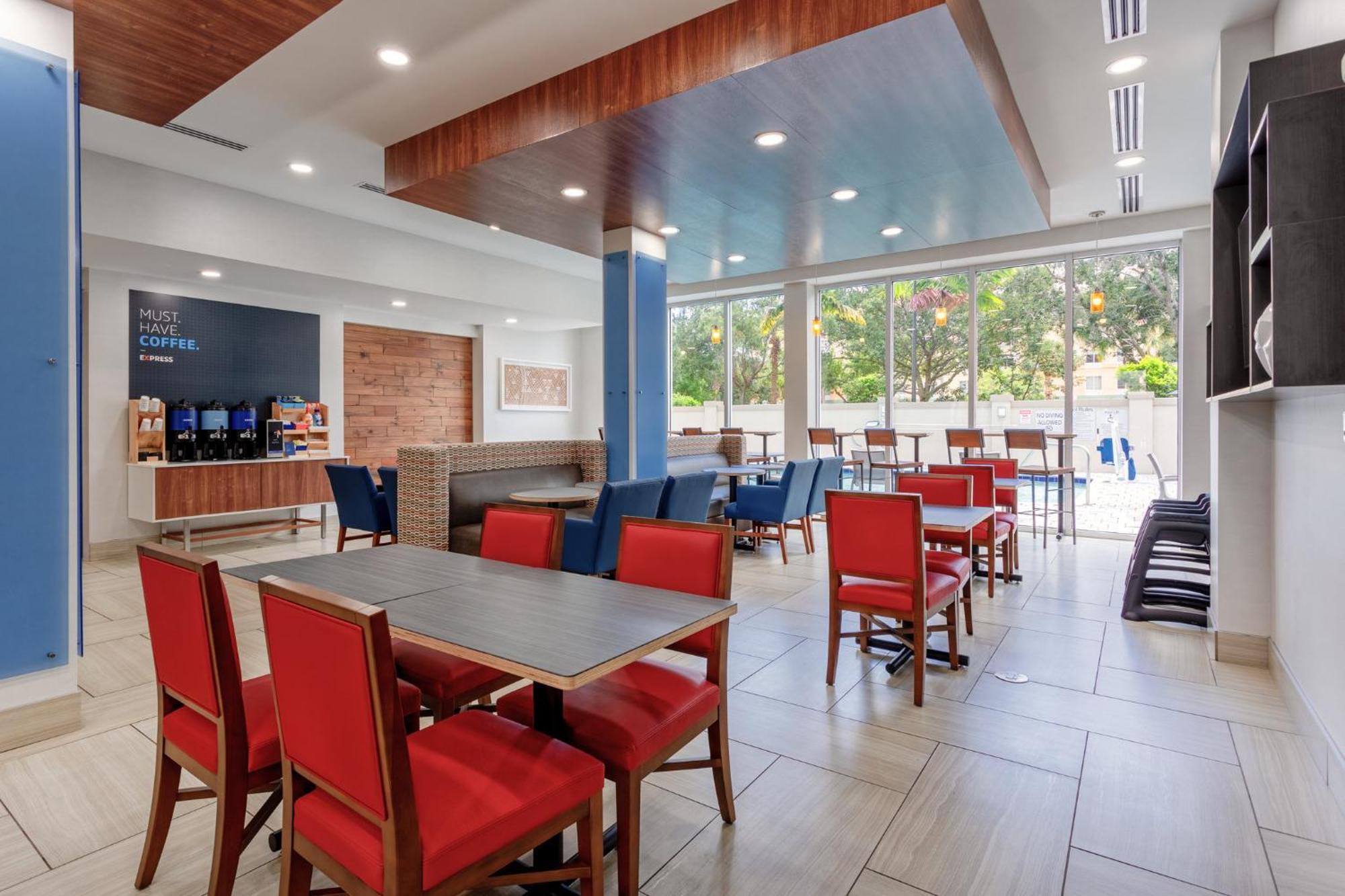 Holiday Inn Express & Suites - Miramar By Ihg Exterior foto